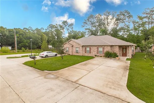 $1,850 | 40046 Twin Creeks Drive, Unit B, Ponchatoula, LA 70454