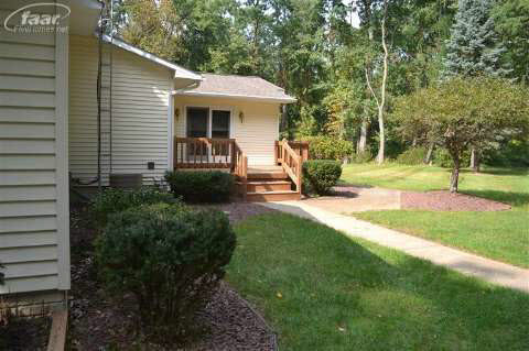 10574 Silver Lake Road Byron, MI 48418 - Photo 14 of 19 20373931-13.JPG