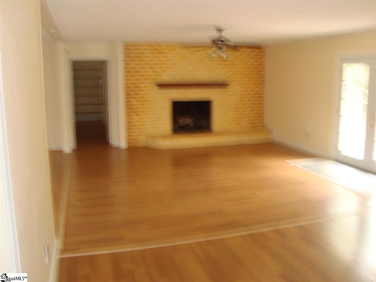 102 Ravensworth Road Taylors, SC 29687 - Photo 2 of 18 Gallery Image 2