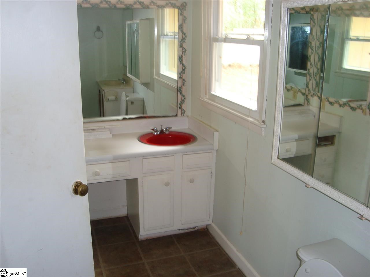 102 Ravensworth Road Taylors, SC 29687 - Photo 17 of 18 Gallery Image 17