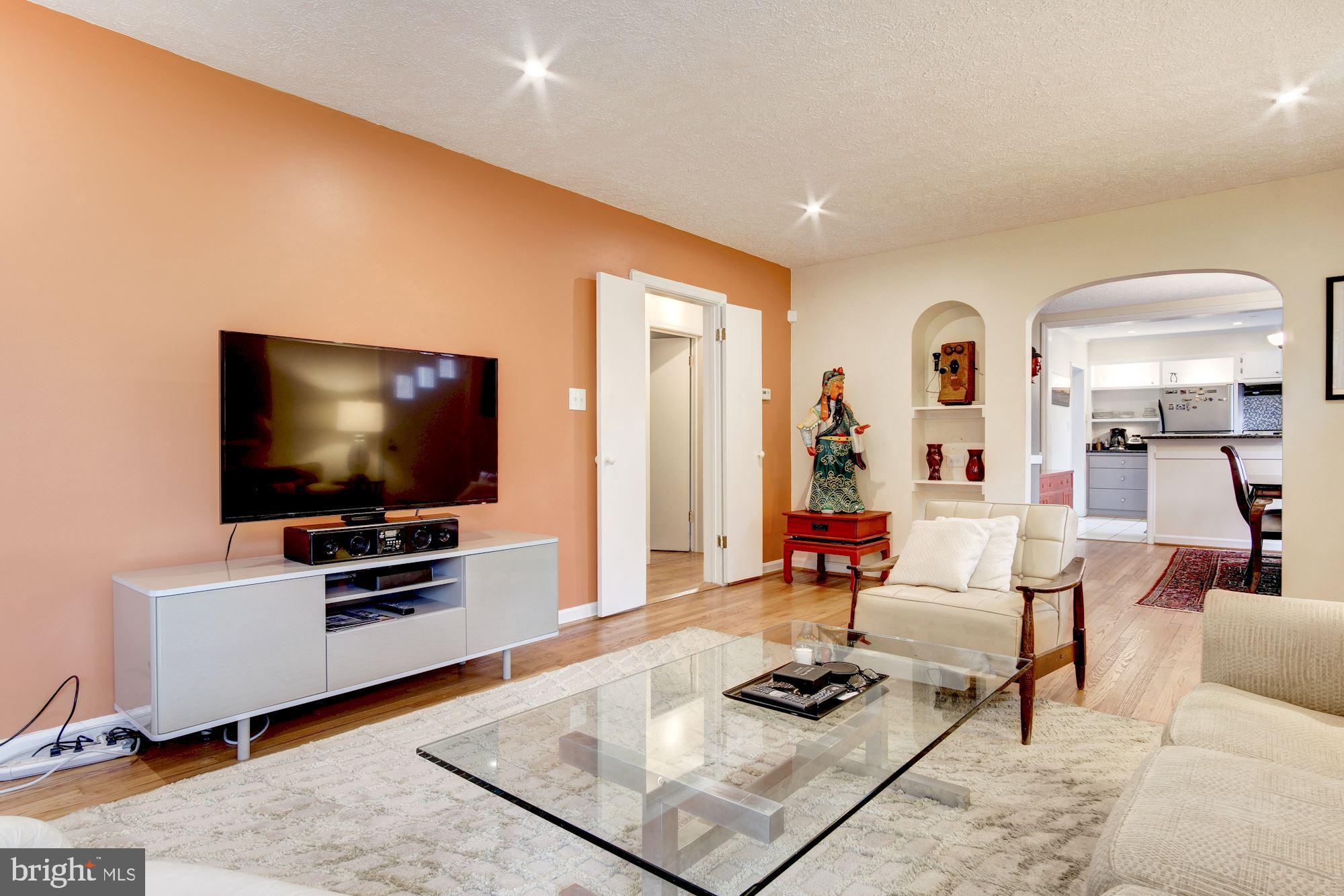 10204 Capitol View Avenue Silver Spring, MD 20910 - Photo 4 of 19 Gallery Image 4