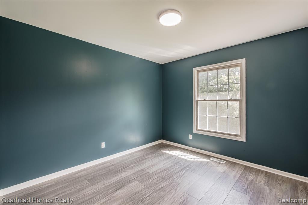 8088 Denton Hill Road Fenton, MI 48430 - Photo 23 of 56
