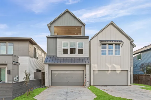 a view of house and outdoor space