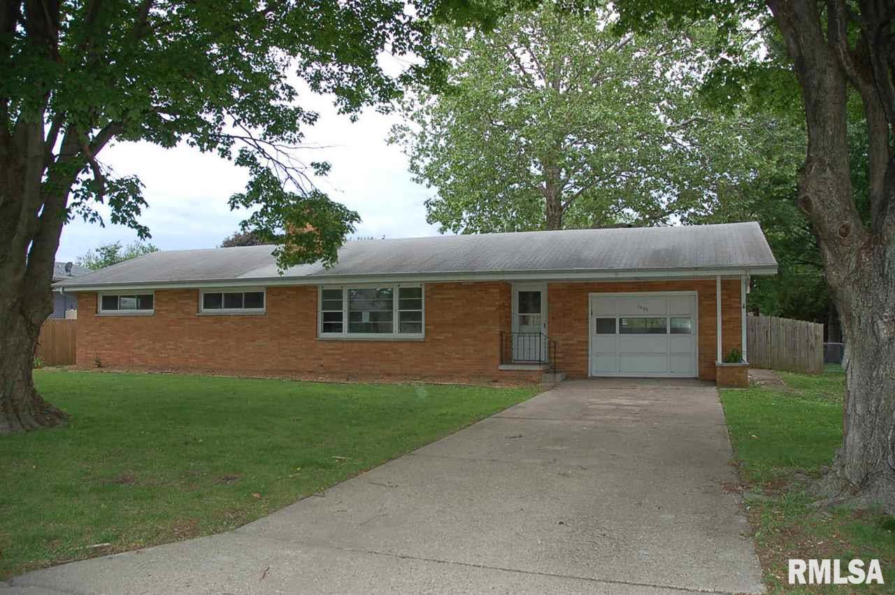 1401 Rutledge Drive Lincoln, IL 62656 - Photo 1 of 1 Gallery Image 1