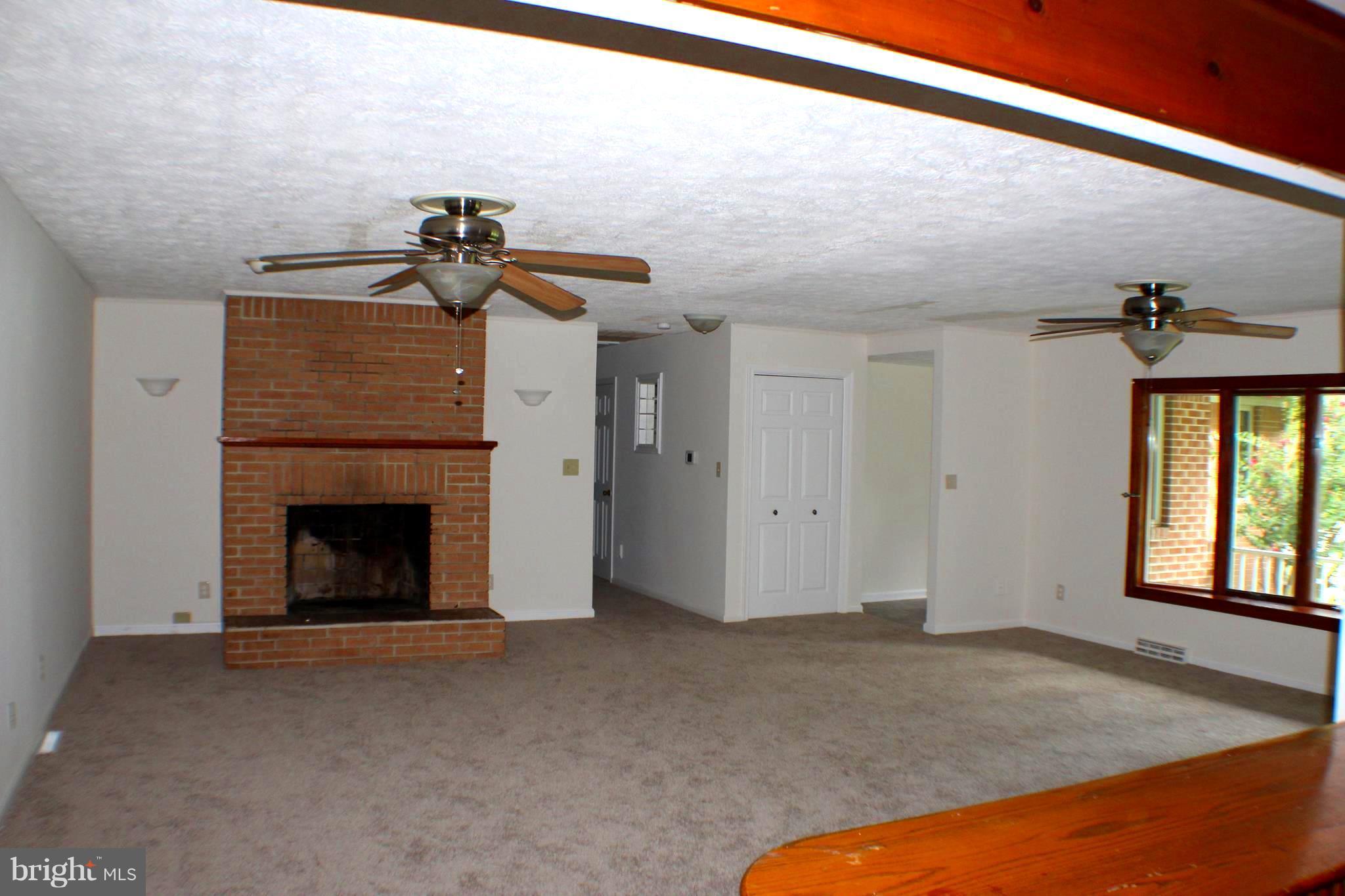 43335 Johnson Road Hollywood, MD 20636 - Photo 3 of 26 Living Room
