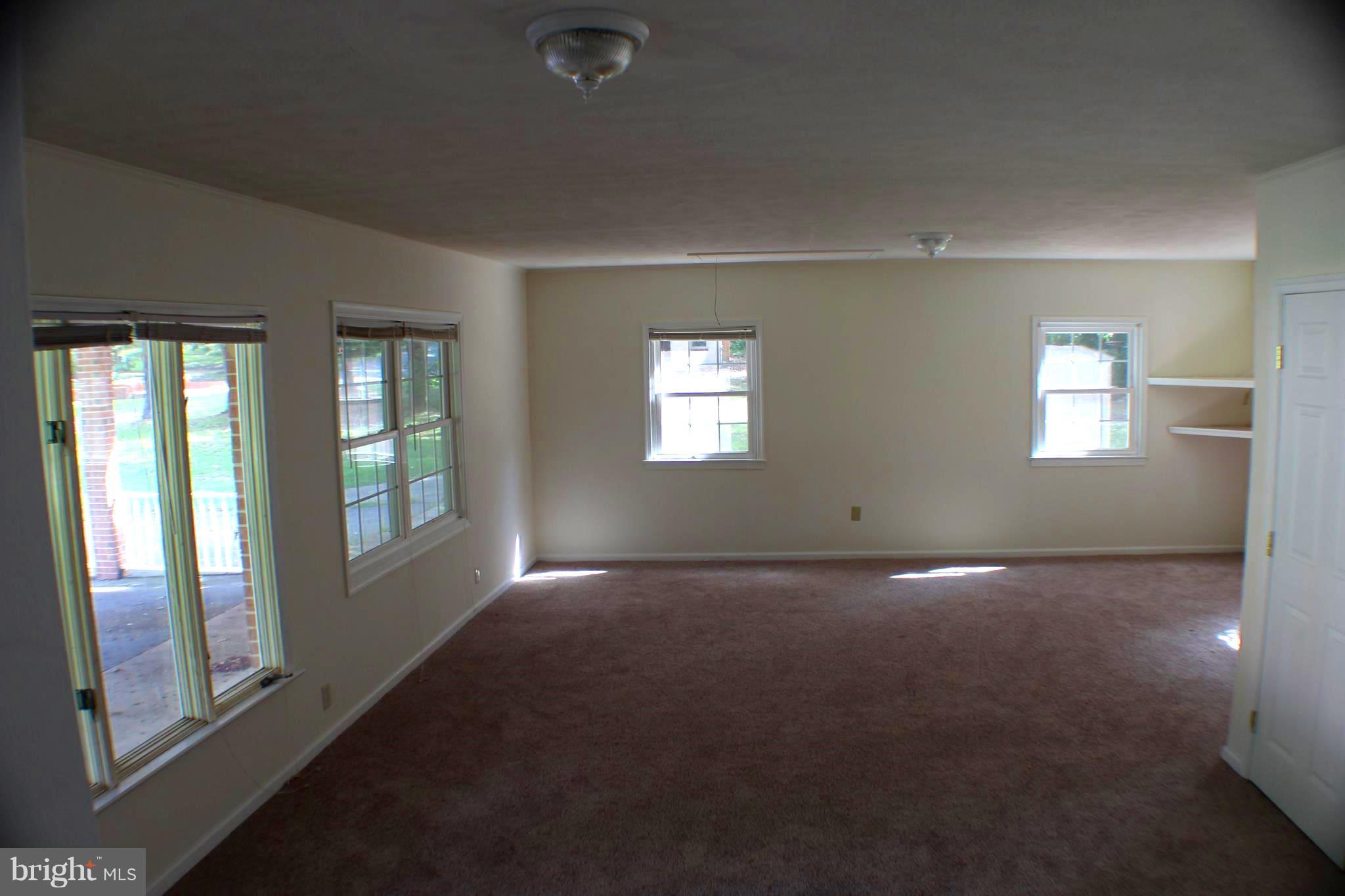 43335 Johnson Road Hollywood, MD 20636 - Photo 4 of 26 Family Room