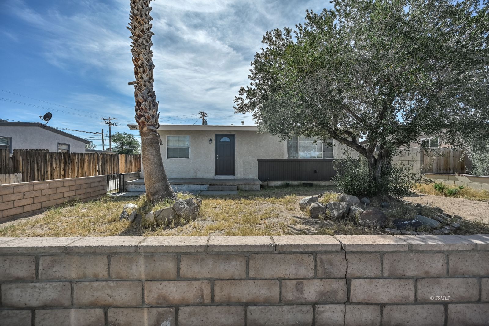 305 North Florence Street Ridgecrest, CA 93555 - Photo 1 of 30