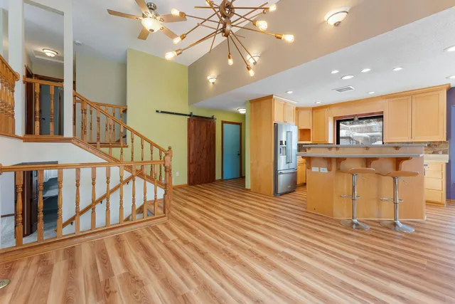 $489,000 | 6418 25th Street North, Oakdale, MN 55128