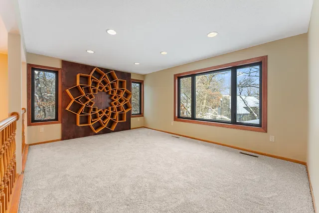 $489,000 | 6418 25th Street North, Oakdale, MN 55128