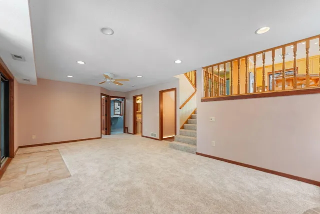 $489,000 | 6418 25th Street North, Oakdale, MN 55128