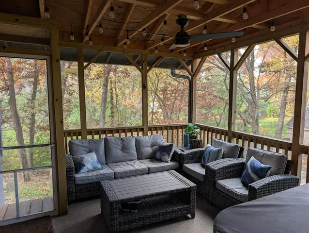 $489,000 | 6418 25th Street North, Oakdale, MN 55128