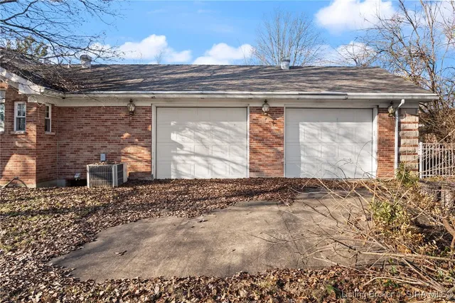 $450,000 | 6810 Appleleaf Lane, Sellersburg, IN 47172