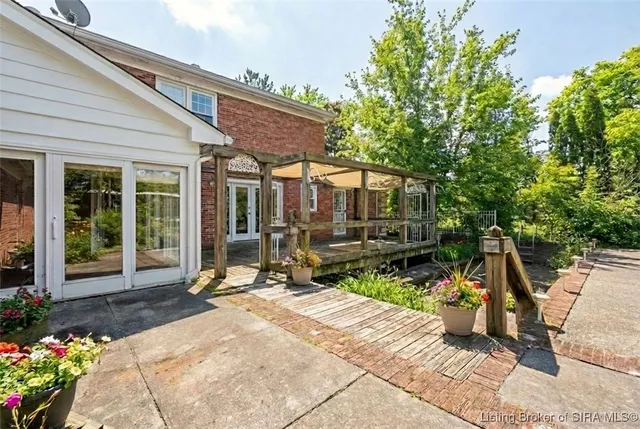 $450,000 | 6810 Appleleaf Lane, Sellersburg, IN 47172