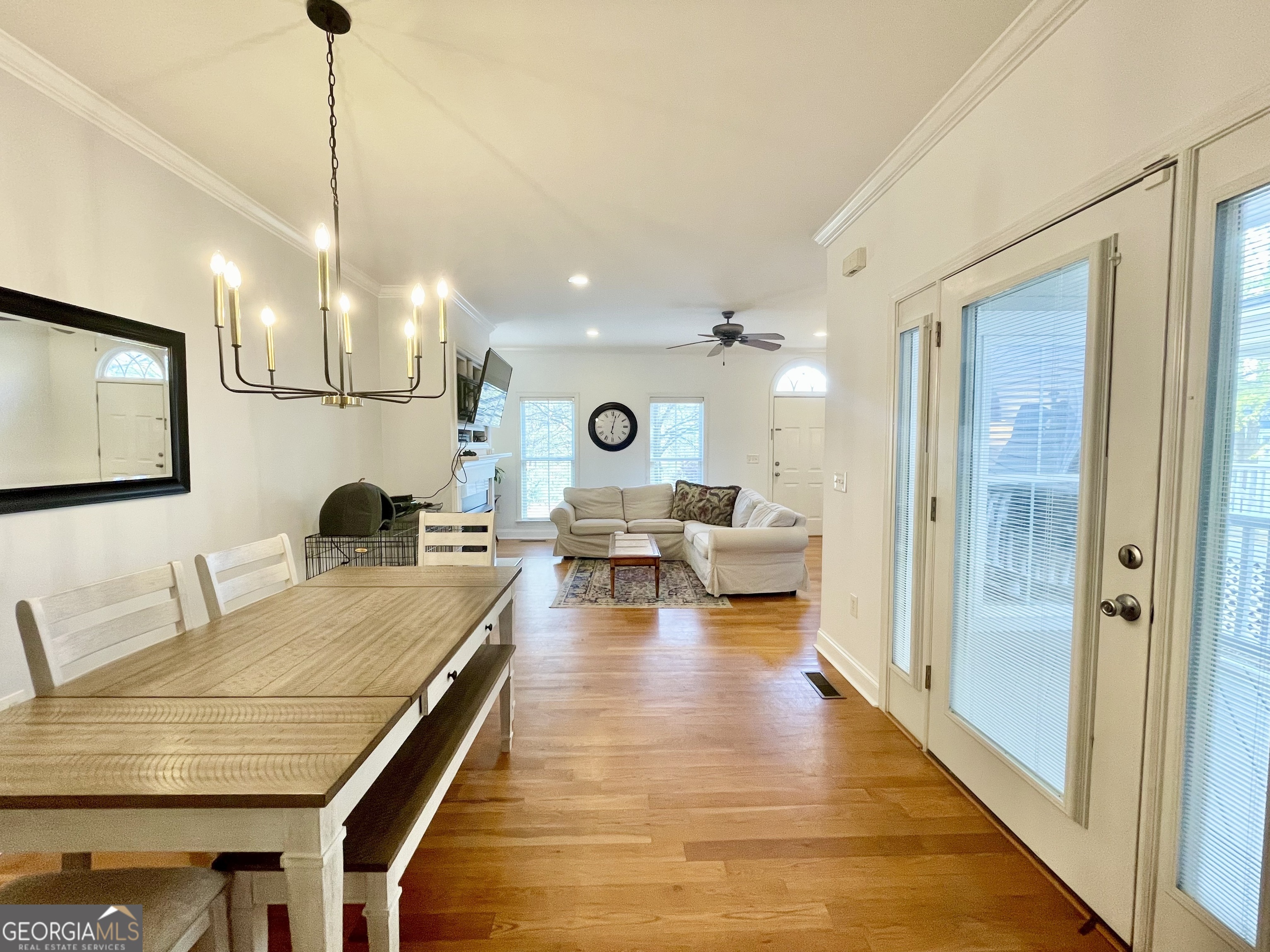 376 Providence Boulevard Macon, GA 31210 - Photo 6 of 26 a living room with furniture