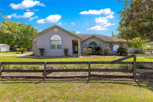$319,000 | 1090 Northwest 67th Place, Ocala, FL 34475