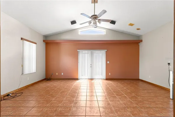 $319,000 | 1090 Northwest 67th Place, Ocala, FL 34475