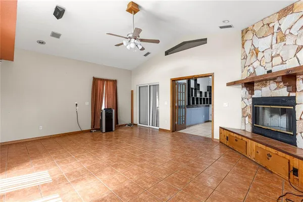$319,000 | 1090 Northwest 67th Place, Ocala, FL 34475