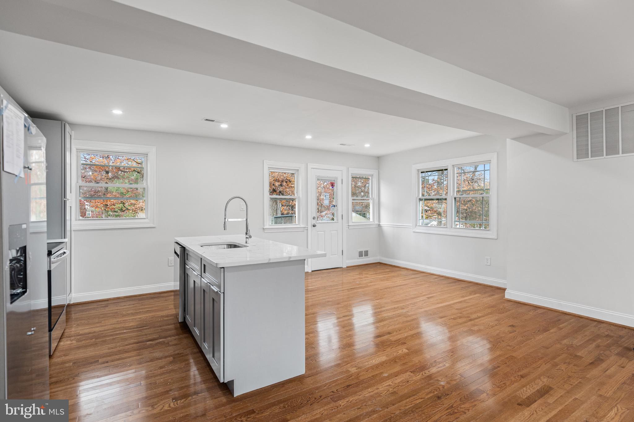 5404 Whitfield Chapel Road Lanham, MD 20706 - Photo 5 of 18 Gallery Image 5