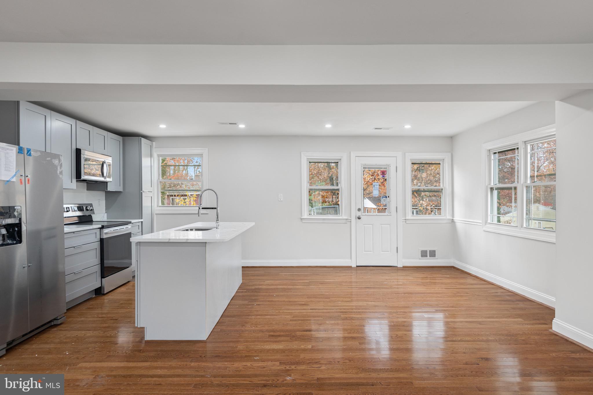 5404 Whitfield Chapel Road Lanham, MD 20706 - Photo 6 of 18 Gallery Image 6