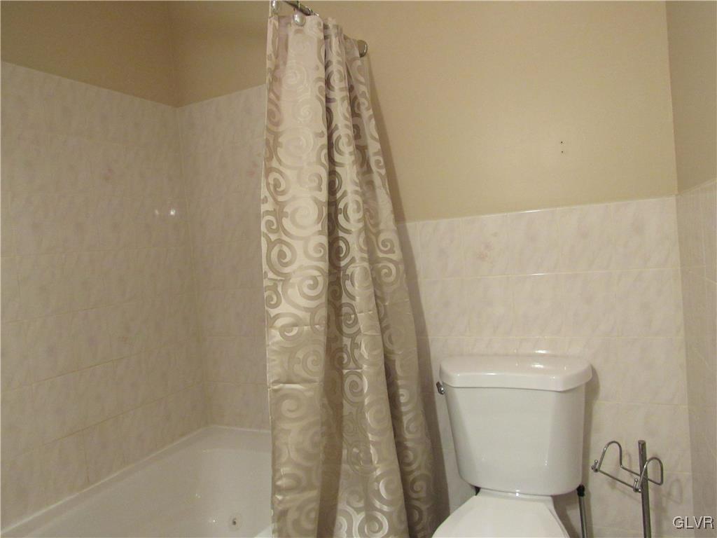 1279 Forest Road Whitehall, PA 18052 - Photo 25 of 46 Gallery Image 25