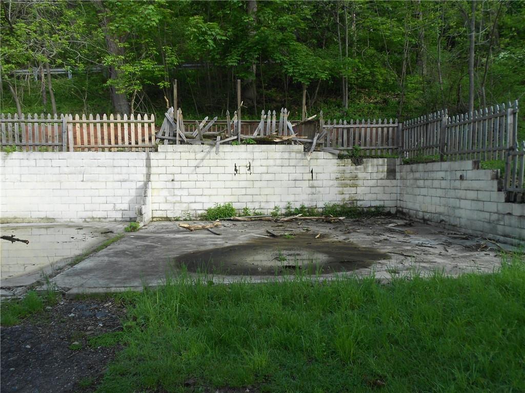 939 Middle Road Glenshaw, PA 15116 - Photo 13 of 18 Gallery Image 13