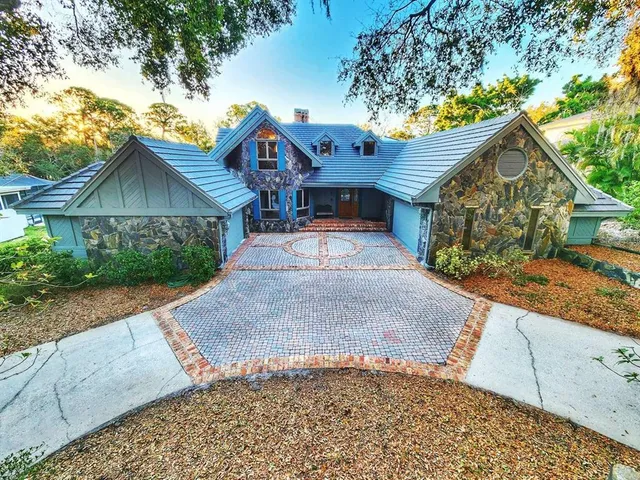 $1,389,000 | 3522 Shoreline Circle, Palm Harbor, FL 34684