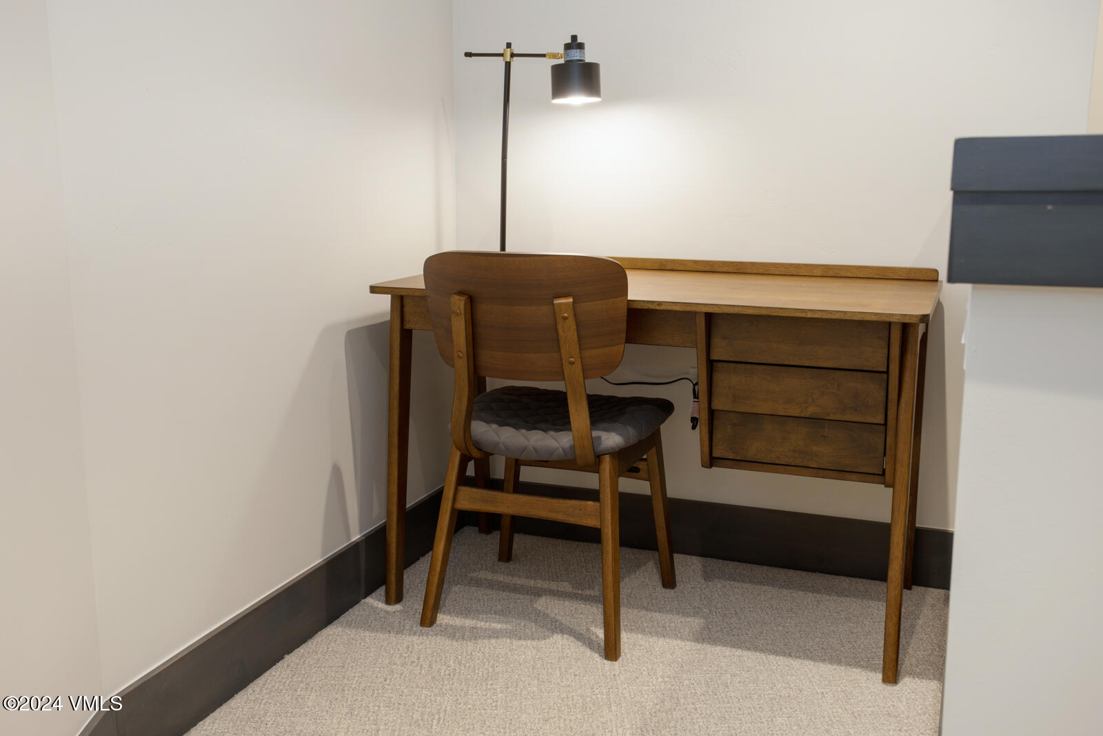 42 Riverfront Lane, Unit 507 Avon, CO 81620 - Photo 18 of 34 a view of room with a desk and chair