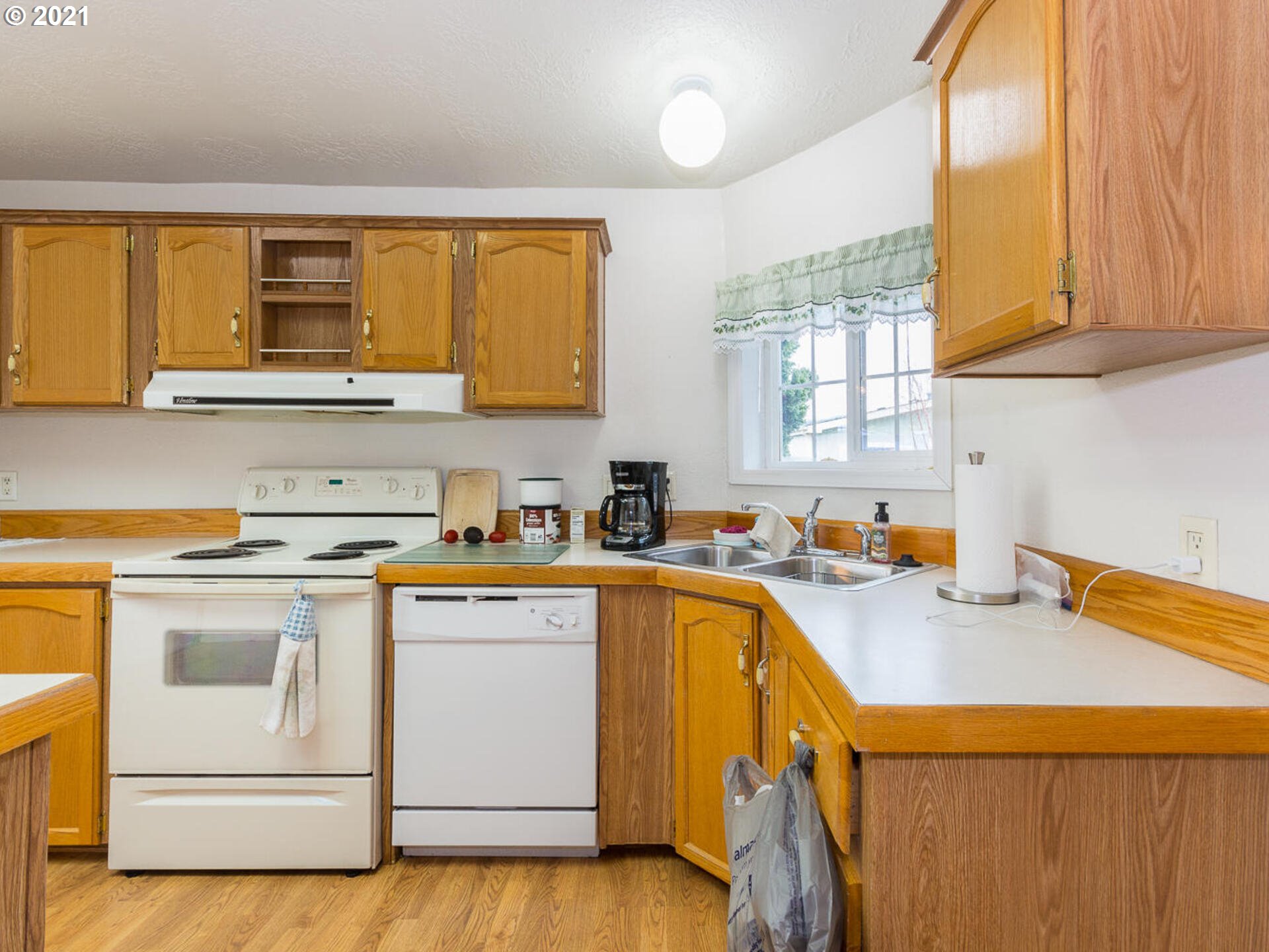 1949 Southeast Palmquist Road, Unit 118 Gresham, OR 97080 - Photo 11 of 28