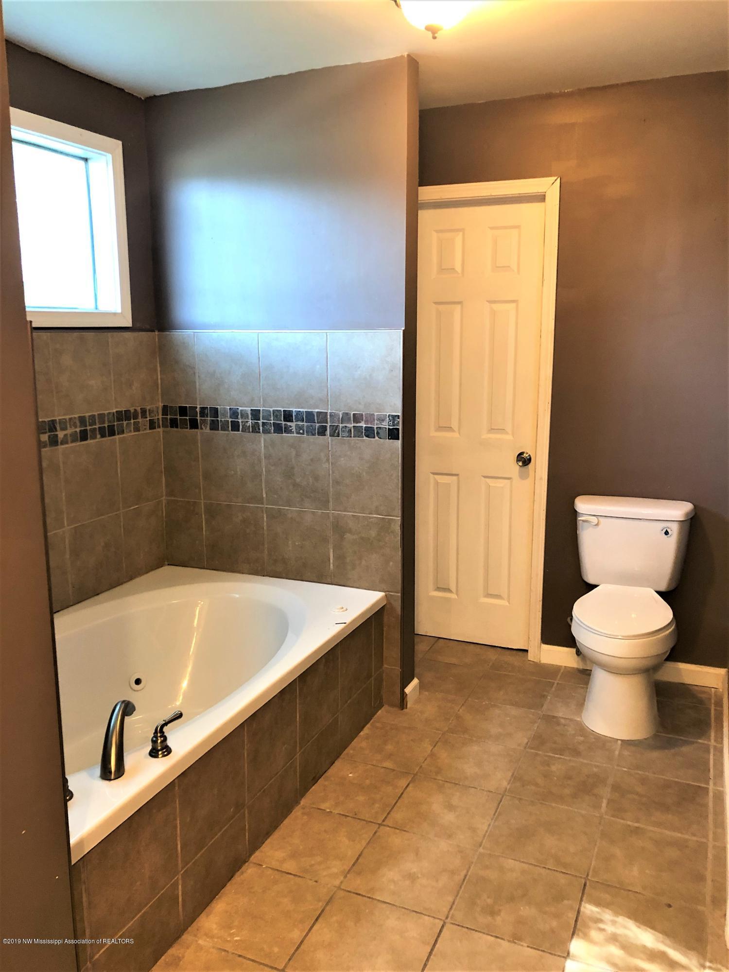 7796 Peyton Road Coldwater, MS 38618 - Photo 12 of 20 Master bath 2