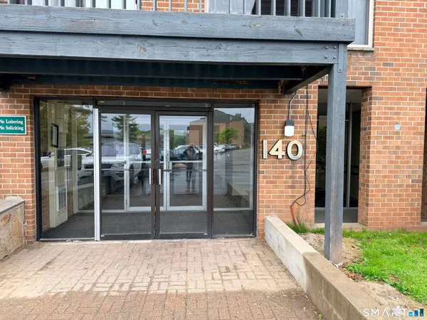 a view of entrance front of the house