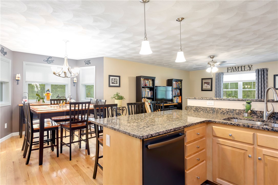 136 Collins Road Hopkinton, RI 02804 - Photo 9 of 21 Gallery Image 9