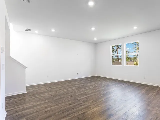 $329,990 | 207 Groveton Court, Euharlee, GA 30145