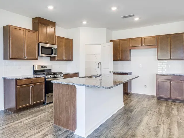 $329,990 | 207 Groveton Court, Euharlee, GA 30145