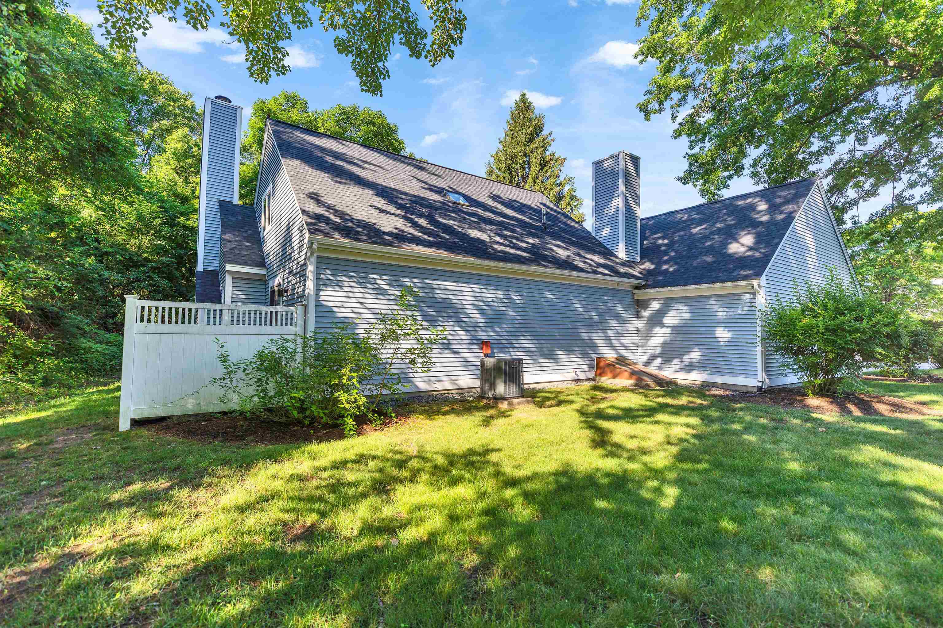 555 Straw Hill Road Manchester, NH 03104 - Photo 41 of 45