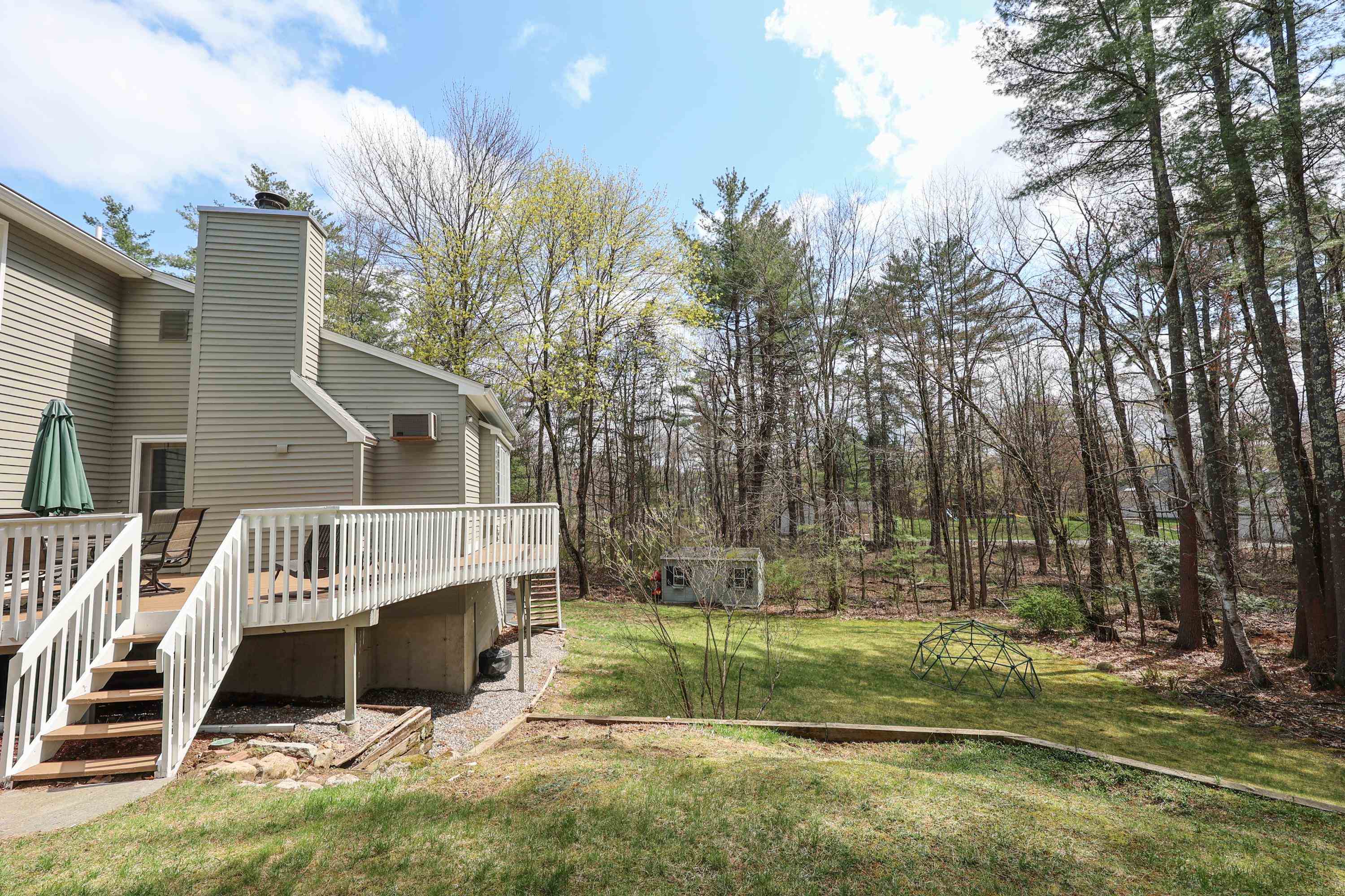 98 Beals Road Bedford, NH 03110 - Photo 32 of 38