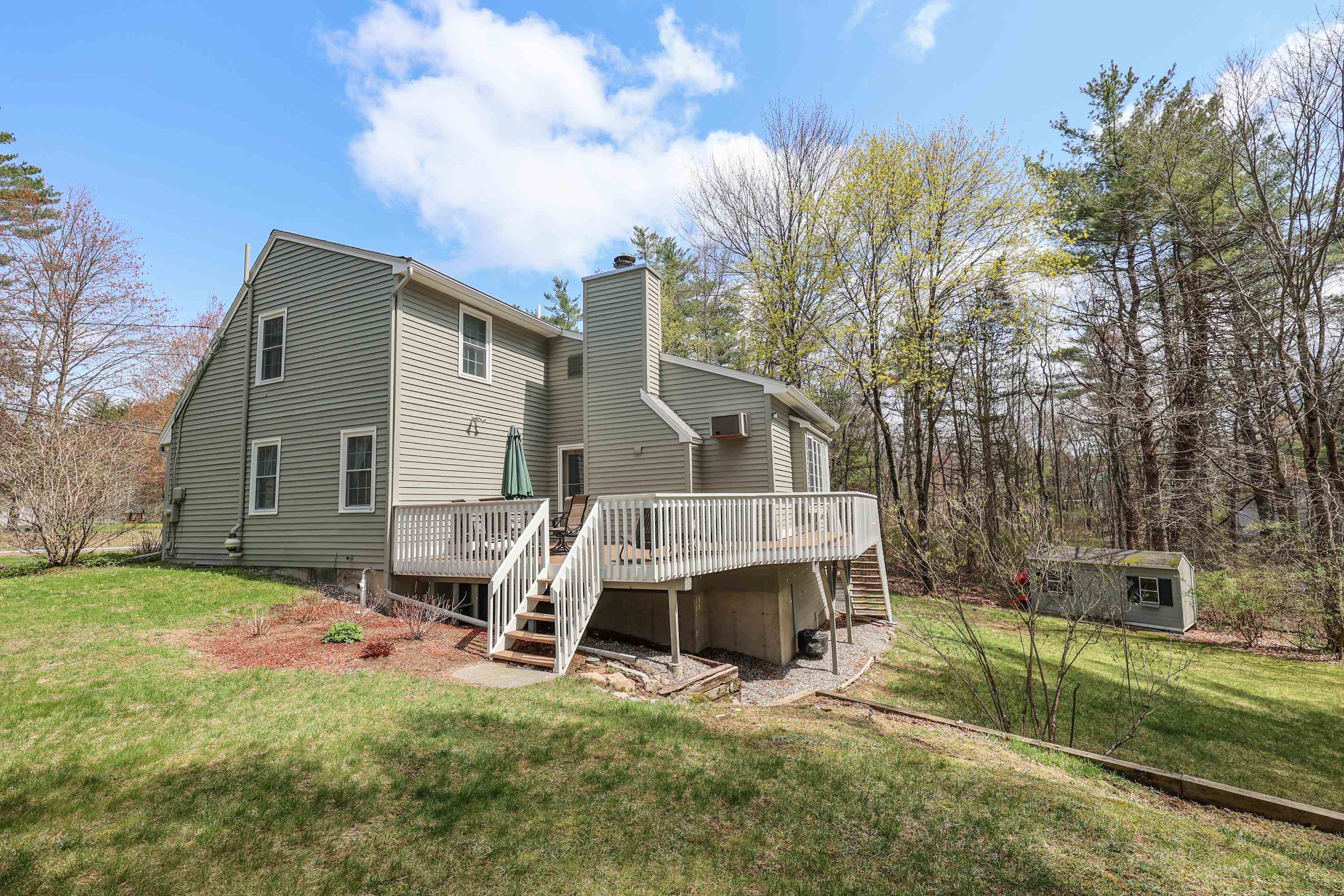 98 Beals Road Bedford, NH 03110 - Photo 33 of 38