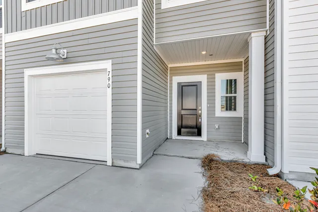 $2,275 | 790 Ridgley Drive, Summerville, SC 29486