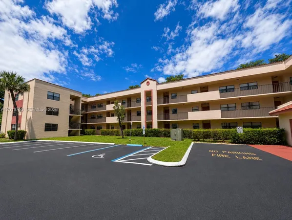 $1,950 | 3410 Foxcroft Road, Unit 206, Miramar, FL 33025