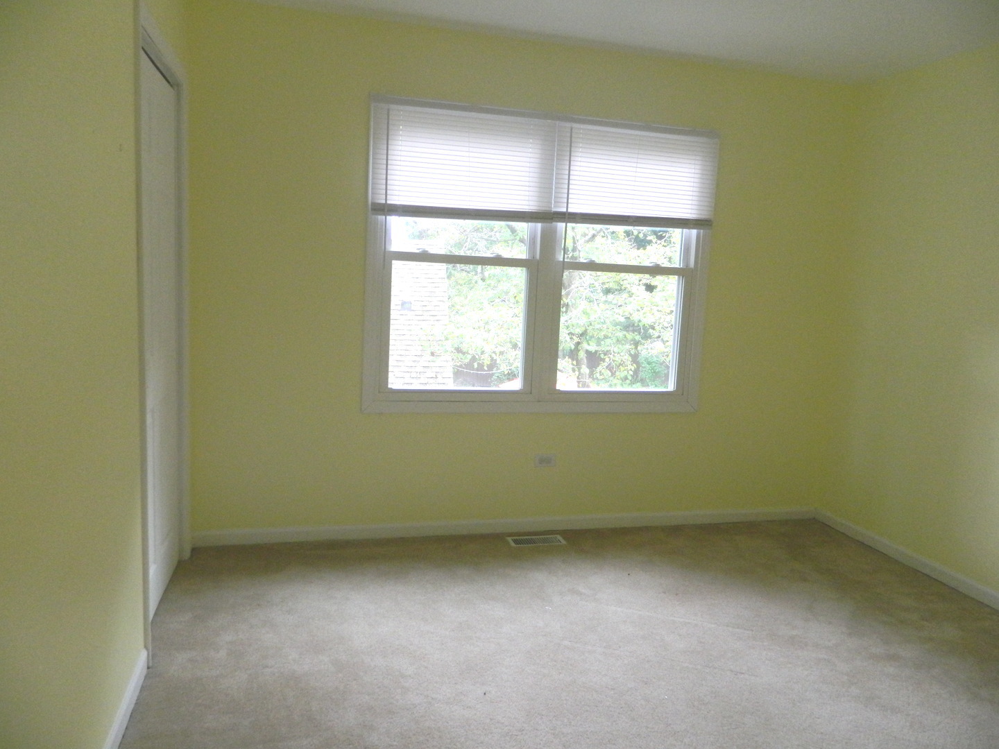 1101 South Raven Road Shorewood, IL 60404 - Photo 19 of 24 an empty room with a window