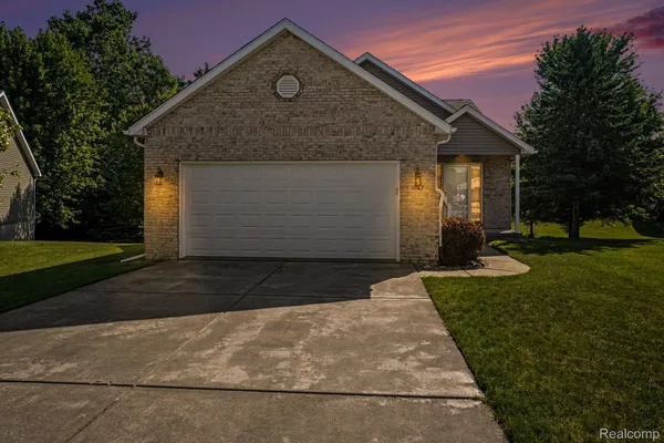 $319,900 | 1007 Foxglove Lane, Davison, MI 48423