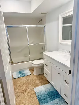 $2,800 | 4907 Europa Drive, Naples, FL 34105