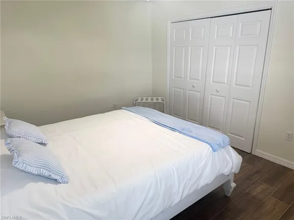 $2,800 | 4907 Europa Drive, Naples, FL 34105