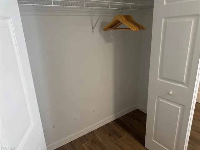 $2,800 | 4907 Europa Drive, Naples, FL 34105