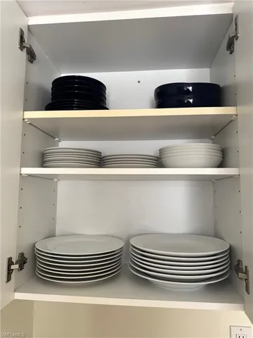 $2,800 | 4907 Europa Drive, Naples, FL 34105