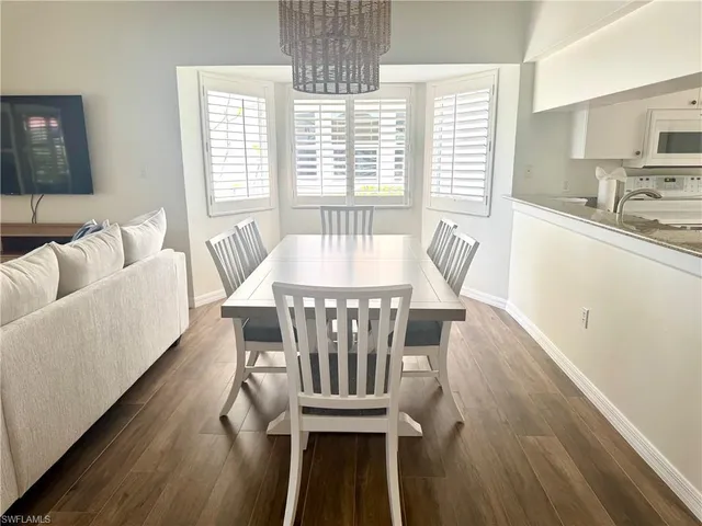 $2,800 | 4907 Europa Drive, Naples, FL 34105