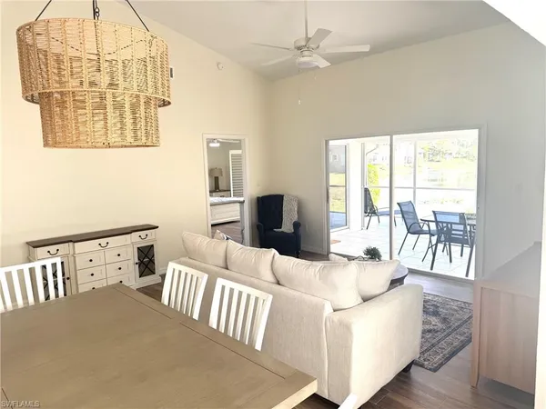 $2,800 | 4907 Europa Drive, Naples, FL 34105