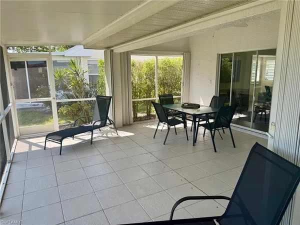 $2,800 | 4907 Europa Drive, Naples, FL 34105