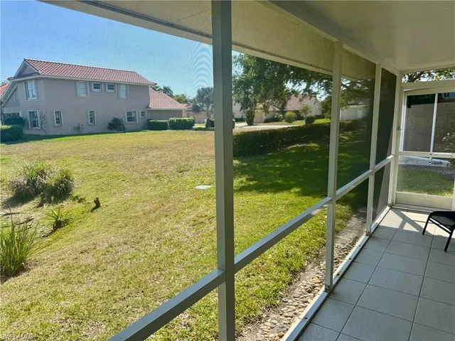 $2,800 | 4907 Europa Drive, Naples, FL 34105