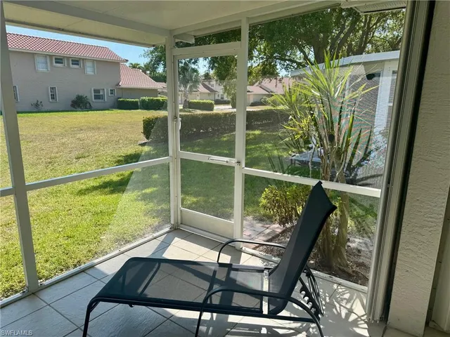 $2,800 | 4907 Europa Drive, Naples, FL 34105