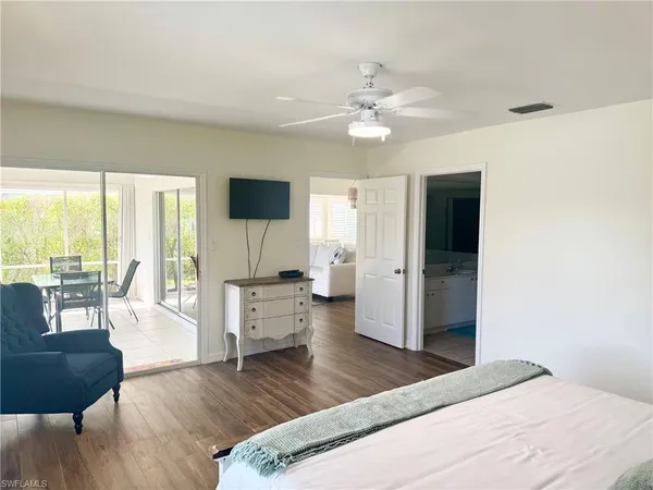 $2,800 | 4907 Europa Drive, Naples, FL 34105